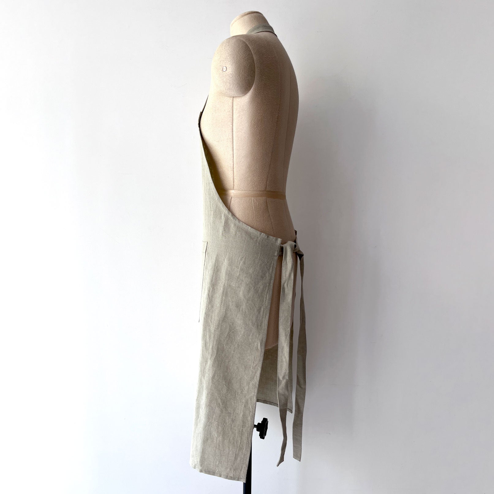 Natural (Beige) Linen Apron in Curved Arm Style