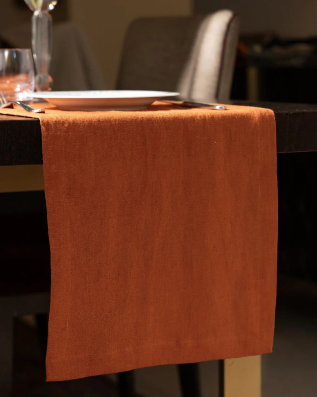 Mediterranean Hosting Table – 6 Seater – Rust
